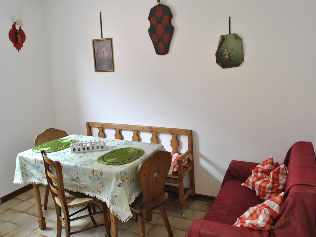 Appartamenti Le Mongolfiere Malè Szoba fotó